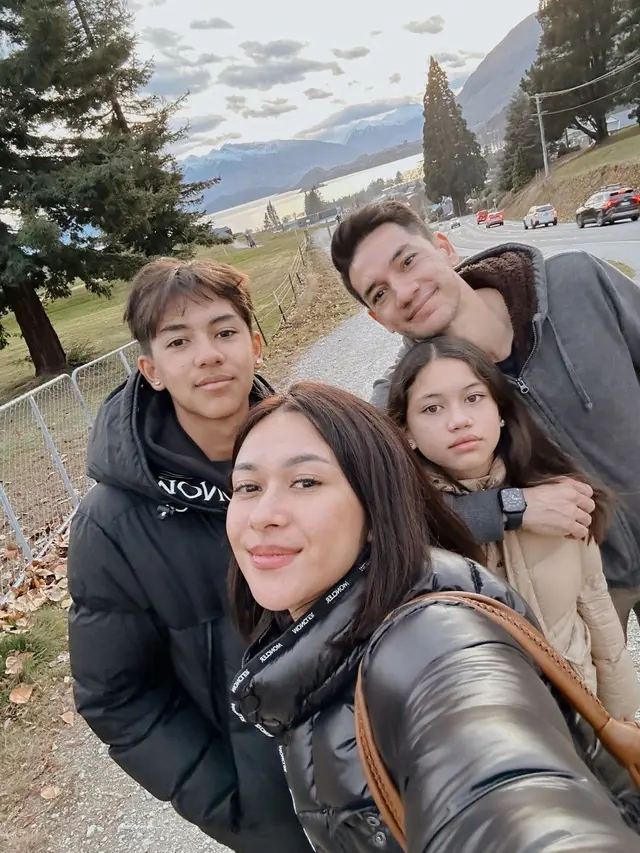 7 Potret Nana Mirdad dan Keluarga Liburan di New Zealand, Seru Banget