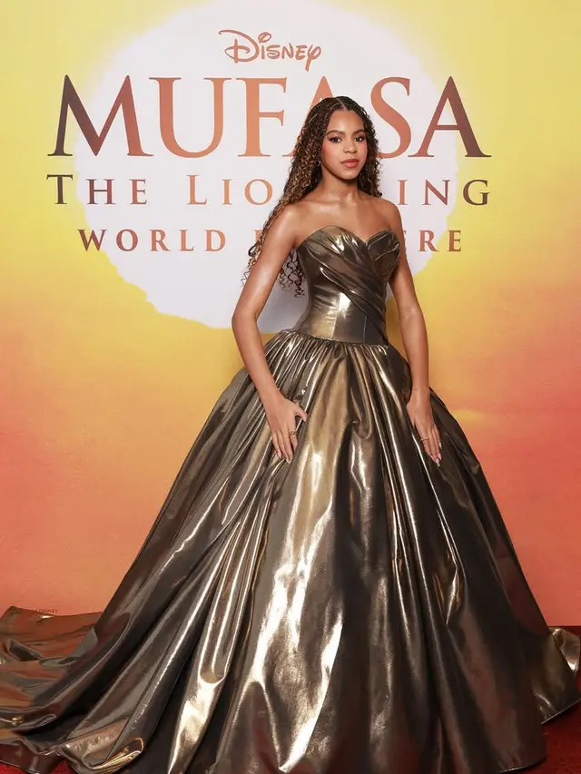 Putri Beyonce, Blue Ivy Tampil Serasi dengan Sang Ibunda Kenakan Gaun Emas Glamor di Premier Mufasa: The Lion King