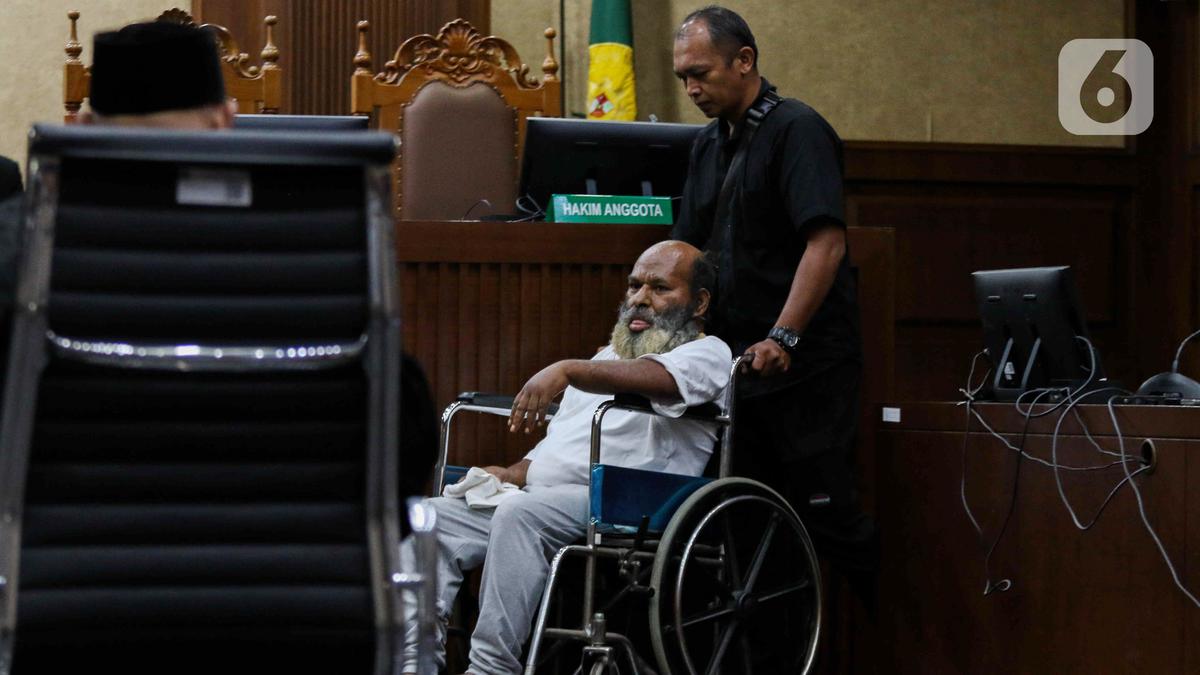 Lukas Enembe Mantan Gubernur Papua Meninggal Dunia saat Minta Berdiri, Punya Harta Kekayaan Rp 33,7 Miliar