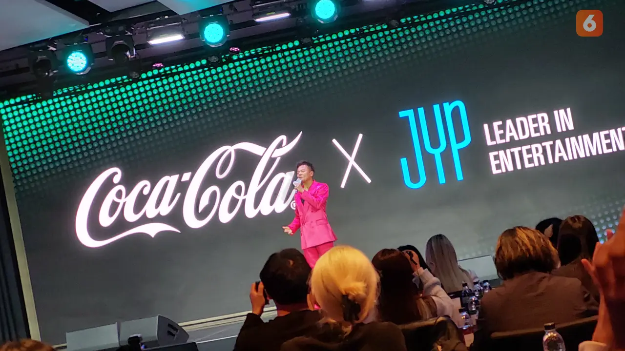 JY Park di Peluncuran Coca-Cola K-Wave Zero Sugar dan Perilisan MV 'Like Magic' di Fairmont Ambassador Seoul Hotel di Yeoui-daero, Yeongdeungpo-gu, Seoul pada Selasa, 20 Februari 2024. (Aditya Eka Prawira/Liputan6.com/Seoul)