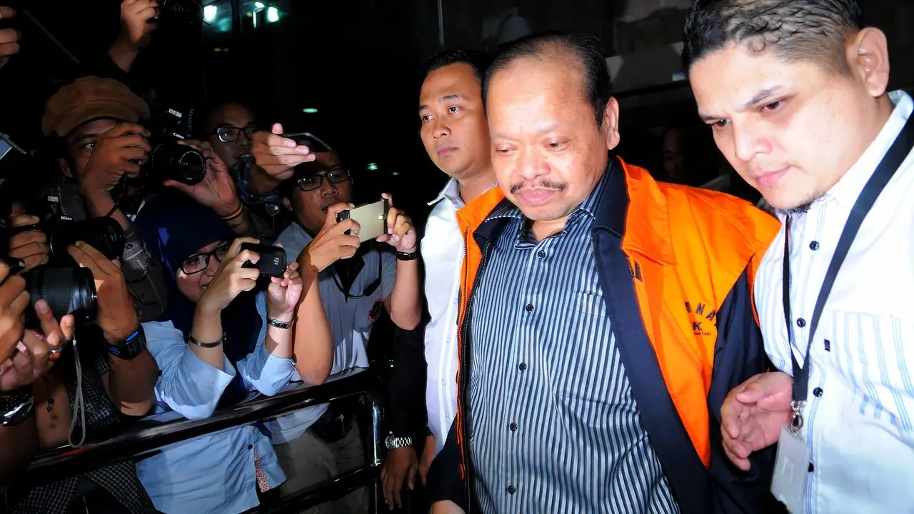Sutan Bhatoegana ditahan