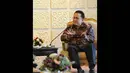 Ketua DPD, Irman Gusman, saat bertemu Ketua BPK, Harry Azhar Azis, di ruang Pimpinan DPD RI, Gedung Parlemen, Jakarta, Jumat (14/11/2014). (Liputan6.com/Andrian M Tunay) 