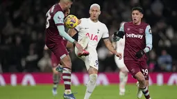 Tottenham Hotspur menelan kekalahan 1-2 saat menjamu West Ham. (AP Photo/Kin Cheung)