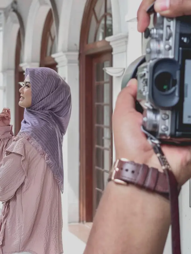 6 Potret Nita Gunawan saat Pakai Hijab, Jadi Sorotan