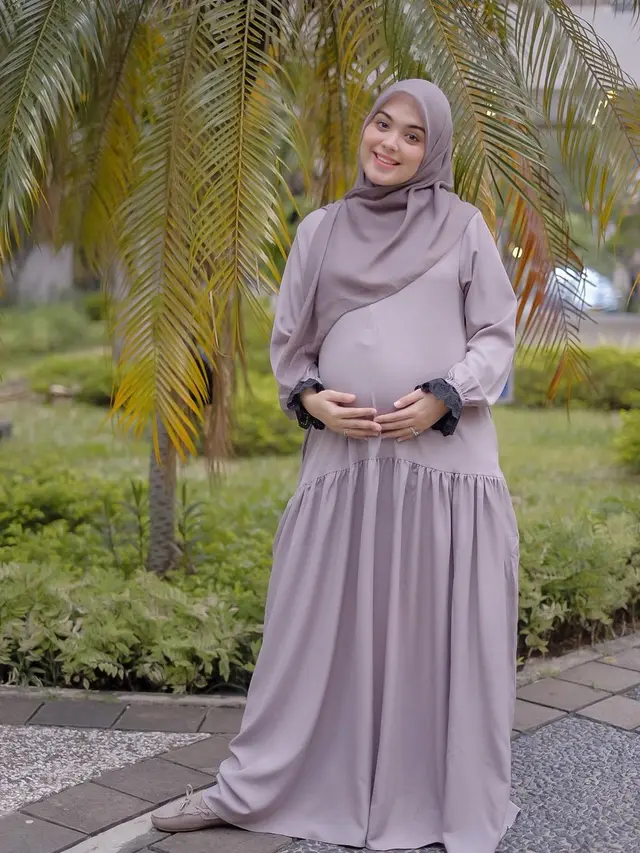 6 Potret Perubahan Wajah Vebby Palwinta Saat Hamil Tua, Jelang Melahirkan