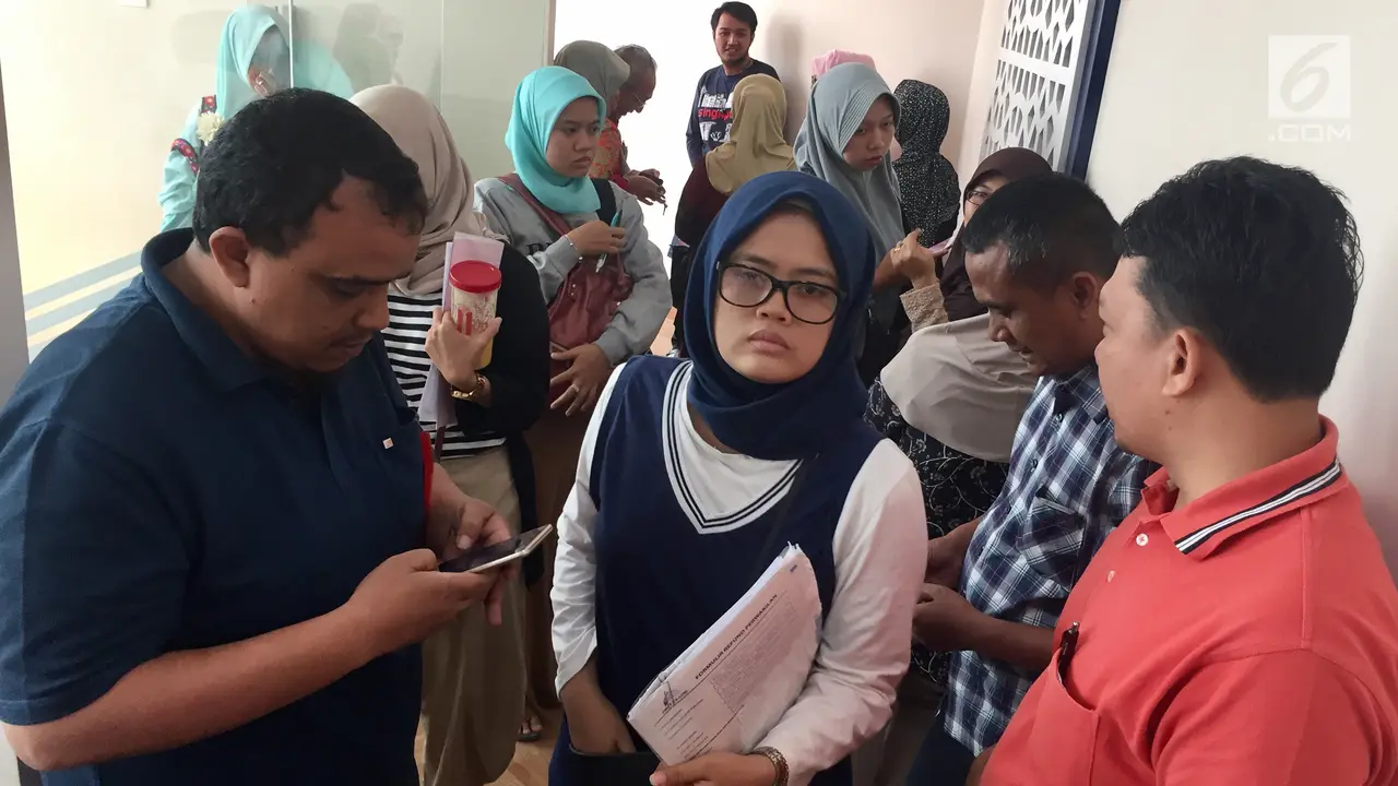 Calon Jemaah Umrah Serbu Kantor First Travel