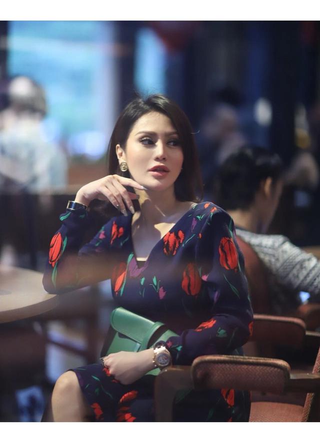 Kakak Bunga Zainal, Vicky Zainal Resmi jadi Janda ...