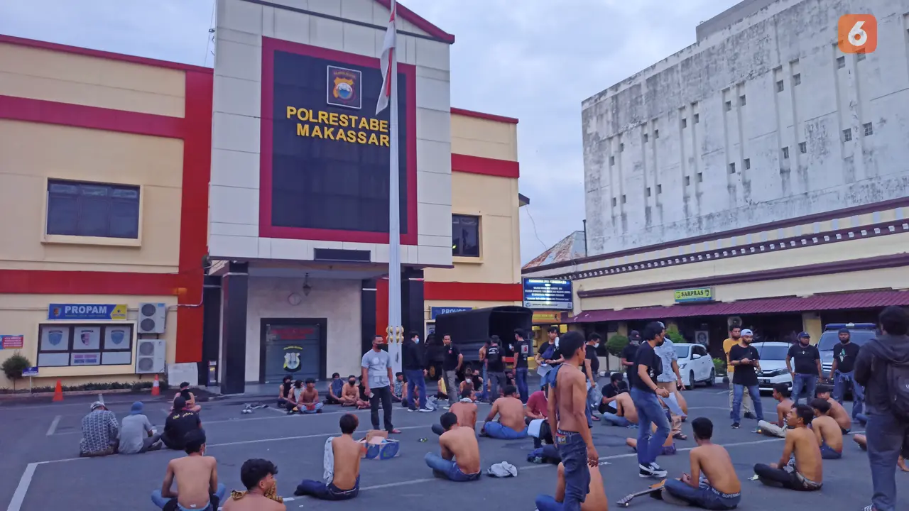 Operasi berantas preman di Makassar (Liputan6.com/Fauzan).