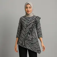 7 Model Atasan Batik Wanita Blouse Asimetris, Tampil Anggun dan Stylish (sumber: AI)