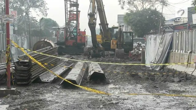 Akibat getaran tiang pancang proyek Jalan tol Pulo Gebang-Sunter pipa gas PGN mengalami kebocoran.  Kebocoran ini membuat kegiatan proyek terhenti