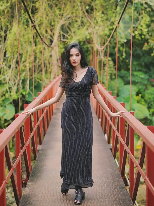 Rhesma Anissa (Sumber: Instagram/rhesmanissa_)