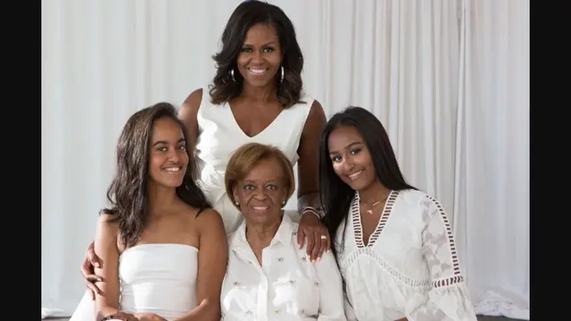 Hari Ibu Internasional, Michelle Obama Mengenang Pelajaran Parenting Penting dari Ibunda
