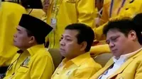 Terjadi perdebatan mengenai sistem dan status pemilihan Ketum Golkar. Sementara itu, dua terpidana mati merasa eksekusi kian dekat.