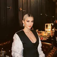 [Instagram/agnezmo]