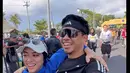 Pasangan selebriti Ayudia Bing Slamet dan Dito Percussion juga ikut marathon. Keduanya tampak bikin baper netizen. [Instagram/dittopercussion]