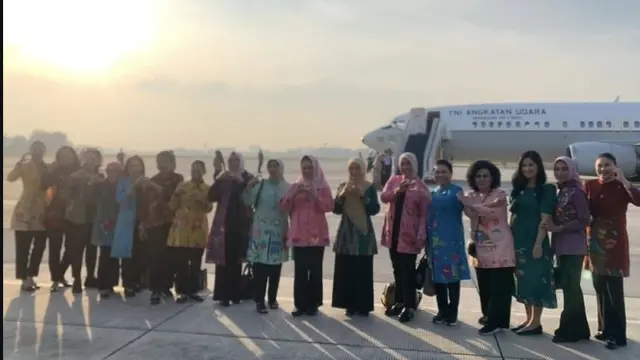 Gaya Annisa Pohan Kunjungan Kerja ke Sulawesi Selatan. [@annisayudhoyono]