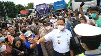 Gubernur DKI Jakarta, Anies Baswedan melakukan inspeksi kesiapan mudik Lebaran di Terminal Kalideres Jakarta Barat. (Foto: Humas DKI Jakarta).