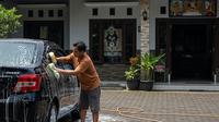 Cuci Mobil Sendiri di Rumah (Gemini AI)