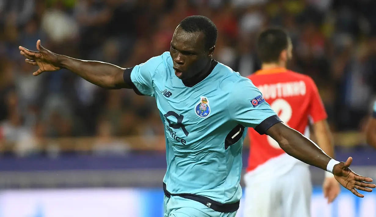 Vincent Aboubakar. Striker Kamerun kelahiran 22 Januari 1992 ini ada di urutan ke-7 dengan mencetak 14 gol untuk 2 klub, Porto dan Besiktas. Saat ini masih aktif bermain membela Besiktas. (AFP/Anne-Christine Poujoulat)