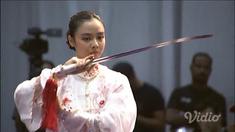 Berita video atlet wushu putri Indonesia, Lindswell Kwok, menyumbang medali emas di nomor Taijijian pada SEA Games 2017, Senin (21/8/2017).