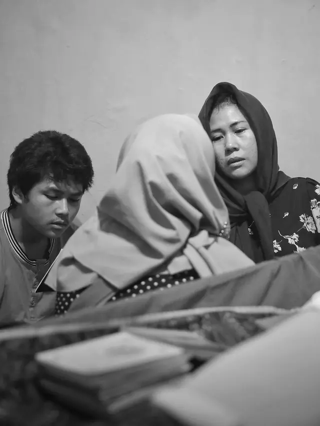 [Fimela] Suasana Rumah Duka Dian Pramana Poetra