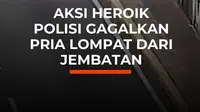 Momen menegangkan terjadi ketika seorang pria berdiri di tepi jembatan penyeberangan dan diduga hendak melompat. Beruntung, petugas kepolisian bergerak cepat dan berhasil menangkap pria tersebut sebelum terjatuh.

Penyelamatan dramatis ini terjadi di Mexico City, Meksiko.

Menurut petugas paramed...