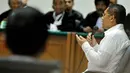 Dalam persidangan Anas menyebutkan tidak memahami isi dakwaan setebal 54 halaman tersebut dan akan memberikan nota keberatan, Jakarta, Jumat (30/5/14). (Liputan6.com/Johan Tallo)