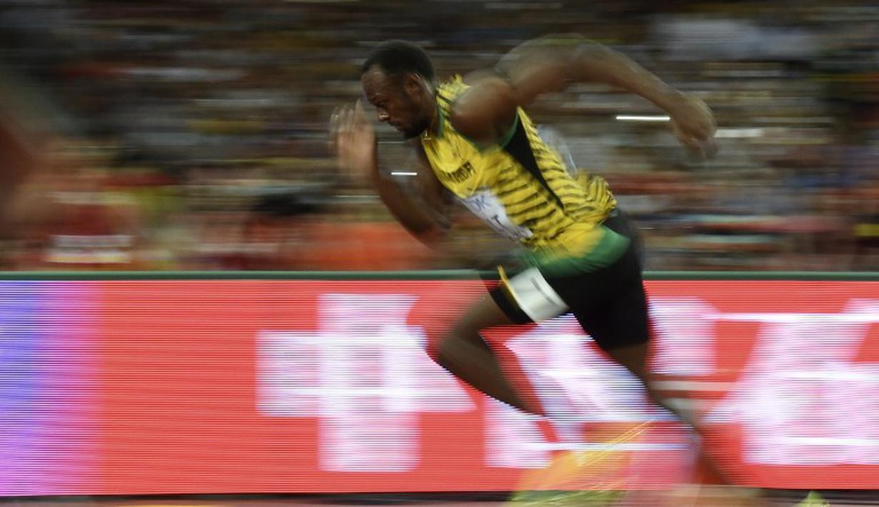 Usain Bolt sedang beraksi di nomor lari 200m putra Kejuaraan Dunia Atletik 2015 di Stadion Nasional, Beijing, Tiongkok. (26/8/2015). (AFP Photo/Franck Fife)