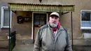 Paul Urbanek, salah satu warga yang masih tinggal di desa Alwine, Negara Bagian Brandenburg, Jerman timur , 30 November 2017. Desa yang berada di tengah hutan dekat kota Uebigau-Wahrenbrück itu berjarak dua jam perjalanan dari Berlin. (Tobias Schwarz/AFP)
