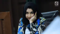 Bupati nonaktif Kutai Kartanegara, Rita Widyasari menjalani sidang lanjutan dugaan suap pemberian izin lokasi perkebunan kelapa sawit di Pengadilan Tipikor, Jakarta, Rabu (21/2). Sidang mendengar keterangan saksi. (Liputan6.com/Helmi Fithriansyah)