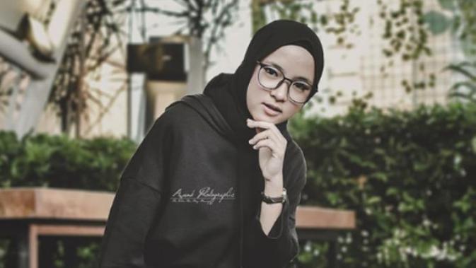 Intip 3 Model Jilbab Kekinian Ala Nissa Sabyan Fashion Fimela Com