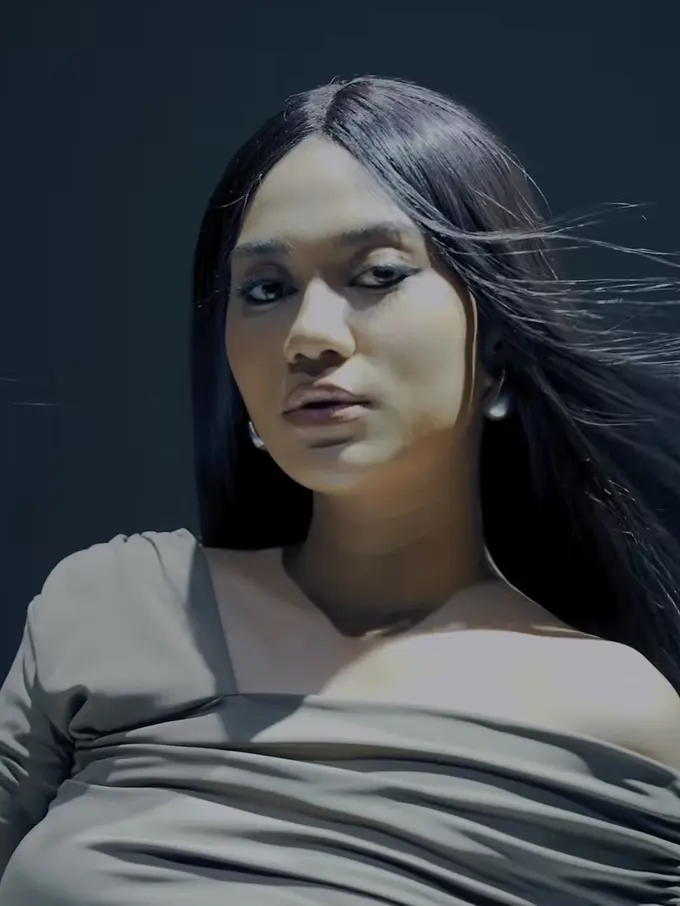 Tampilan Berbeda Azizah Salsha Jadi Bintang Iklan Parfum Milik Rachel Vennya