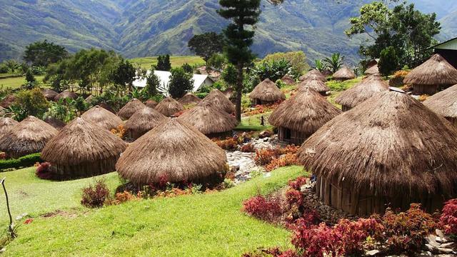 6 Rumah Tradisional Indonesia yang Hampir Punah
