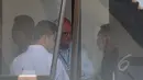Salah seorang pengacara duo "Bali Nine" Julian McMahon mengunjungi dua terpidana mati kasus narkoba, Andrew Chan dan Myuran Sukumaran, di Lapas Besi, Pulau Nusakambangan, Cilacap, Jateng, Jumat (6/3). (Liputan6.com/Johan Tallo)