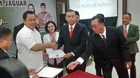 Tim penasihat hukum Andika-Hendi dan Agustina Wilujeng-Iswar Aminudin disatukan, jumlahnya memecahkan rekor. Foto: liputan6.com/felek wahyu&nbsp;