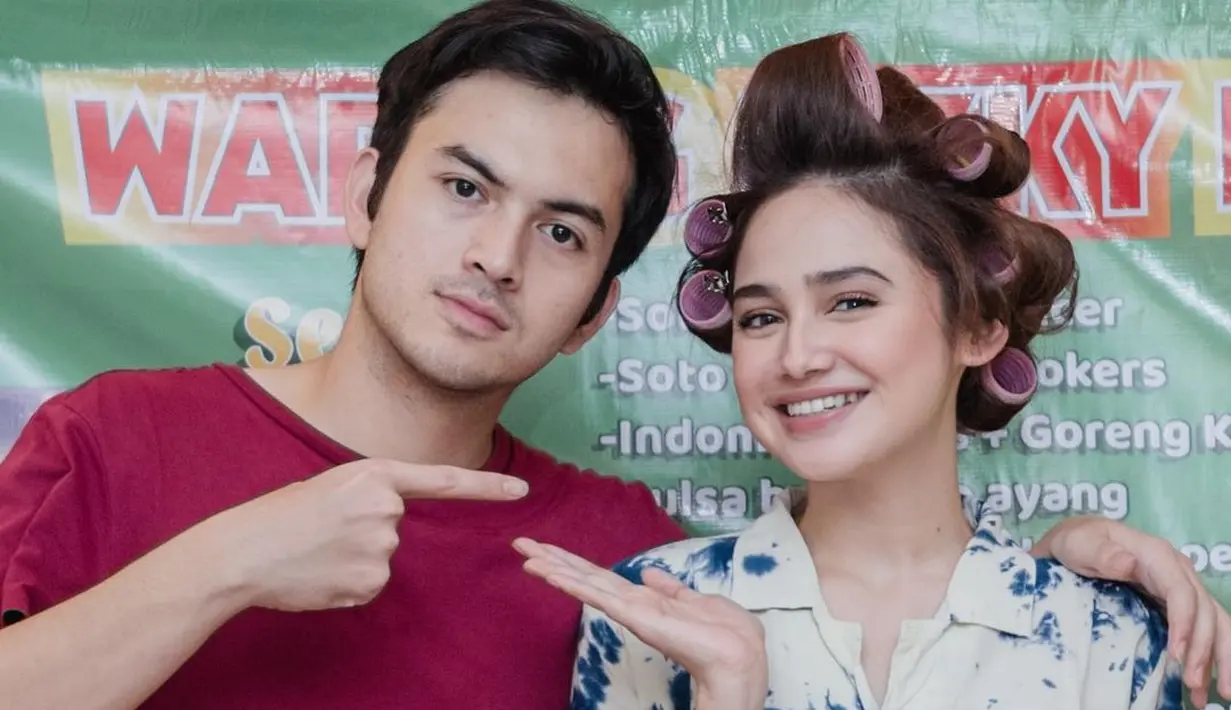 "What a night! Happy birthday to youu @rizkynazar20 !," tulis rizkinanazarr dalam keterangan fotonya. [Instagram/rizkynazar20]