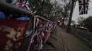 Kerajaan Inggris menggelar hajatan besar pada 6 Mei 2023, yaitu penobatan Raja Charles III dan Ratu Camilla. (AP Photo/Alberto Pezzali)