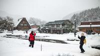 Lokasi terpencil yang dikelilingi pegunungan di Jepang menjadikan desa Shirakawa-go terisolasi dari hiruk pikuk dunia luar. (Faizal Fanani)