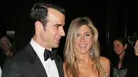 Jennifer Aniston dan Justin Theroux Makin Nempel