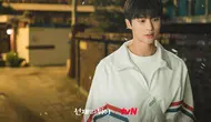 Byeon Woo Seok dalam drakor Lovely Runner. (tvN via Soompi)