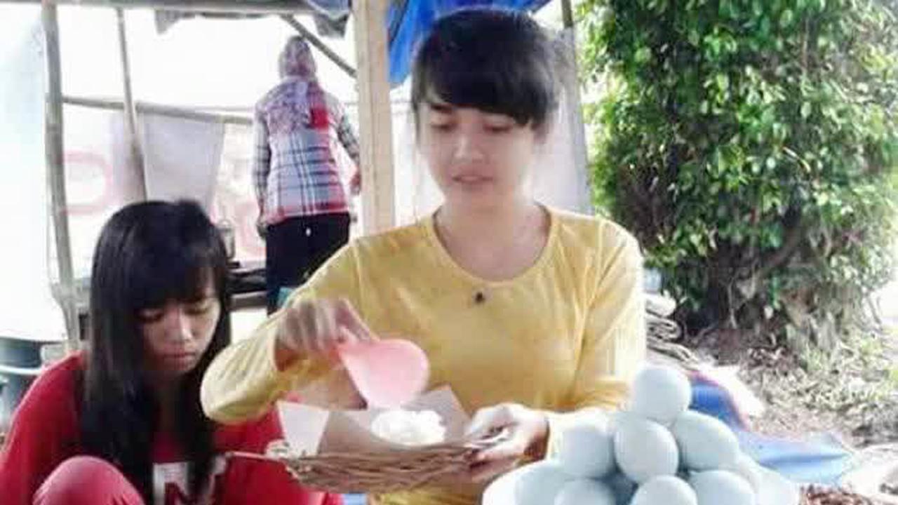 Penjual Pecel Mirip Nabilah JKT48 Hebohkan Publik