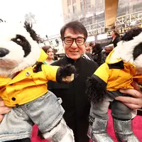 Academy Awards 2017 atau Oscar baru saja digelar di Dolby Theatre, Los Angeles, Minggu (26/2) waktu setempat. Beberapa selebriti dunia terlihat hadir dalam acara bergengsi untuk para sineas tersebut. (AFP/Bintang.com)