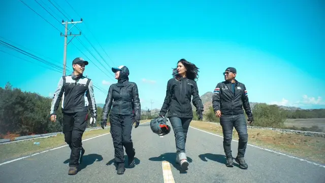 6 Potret Duma Riris Pertama Kali Ikut Touring Bareng Judika, Seru Keliling NTB