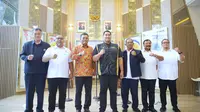 Menteri Pemuda dan Olahraga Republik Indonesia (Menpora RI) Dito Ariotedjo menyaksikan PKS antara Kemenpora dengan PB. PODSI (DAYUNG) dan PB. PERBAKIN (MENEMBAK) di Lantai 10 Kemenpora, Senayan, Jakarta.