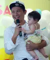 Gading Marten dan si buah hati, Gempita Noura Marten yang telah berusia 6 bulan. (Wimbarsana/Bintang.com)