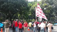 Massa di depan Gedung MK masih sepi (Liputan6.com/Ahmad Romadoni)