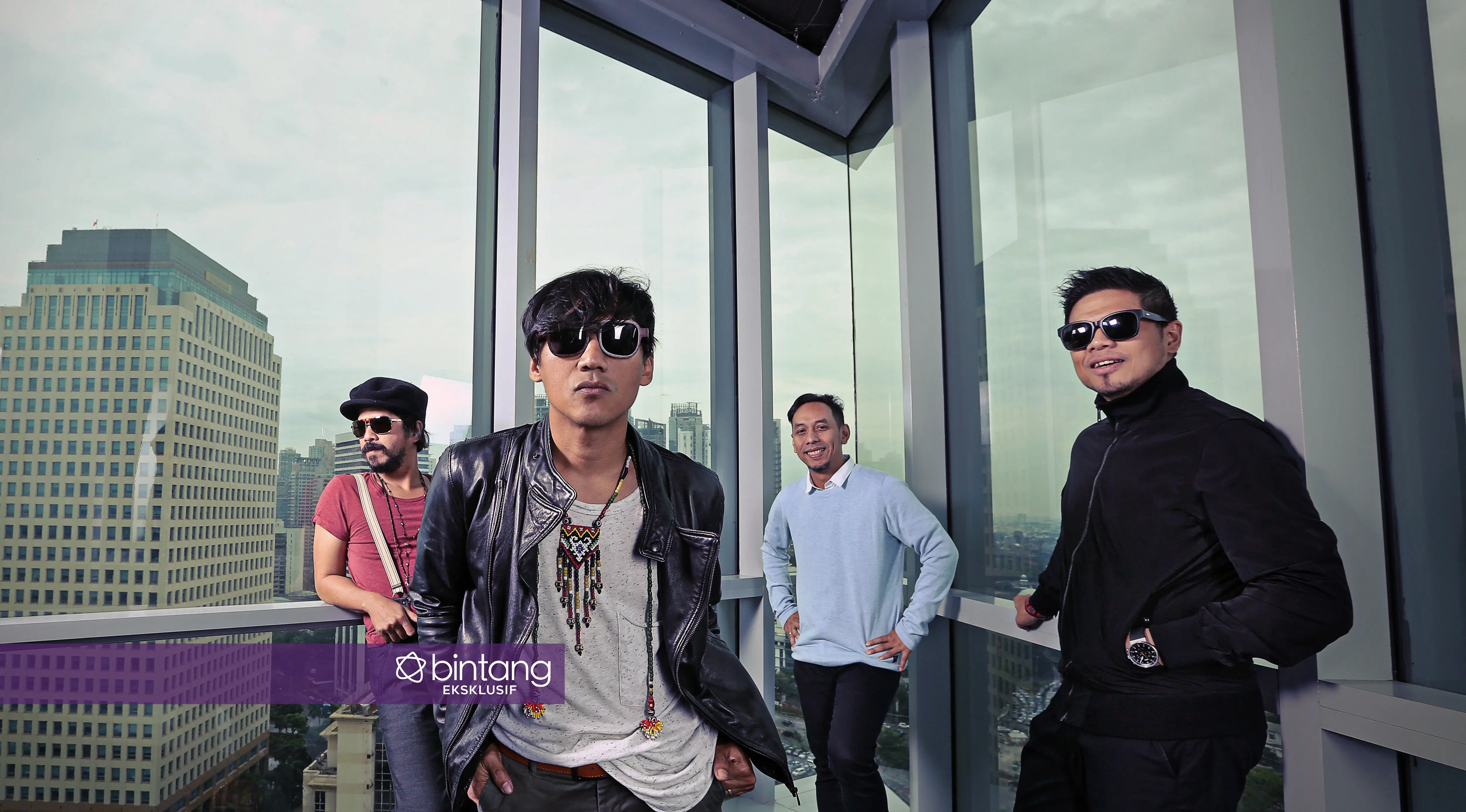 Eksklusif The Dance Company (Fotografer: Bambang E Ros, Digital Imaging: Muhammad Iqbal Nurfajri/Bintang.com)