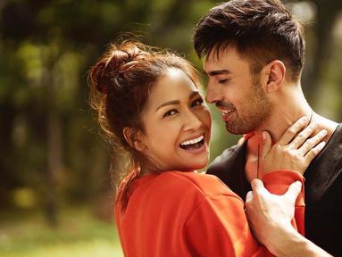 Berita Tata Janeeta Hari Ini - Kabar Terbaru Terkini 