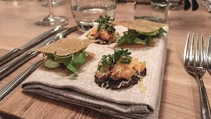 [Bintang] Makan Unik