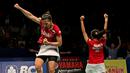 Ekspresi Greysia Polii/Nitya Krishinda ganda puteri Indonesia melaju ke final dengan mengalahkan  Yu Yang/Zhong Qianxin di semifinal BCA Indonesia Open Premier Super Series 2015 di Istora Senayan Jakarta. (Peksi Cahyo/Bola.com)